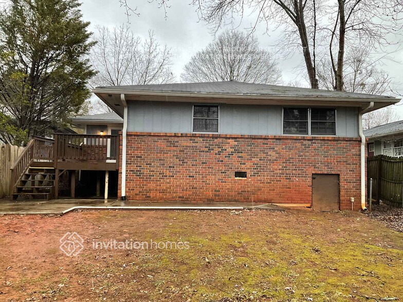 Building Photo - 2882 Lakemont Pl SW