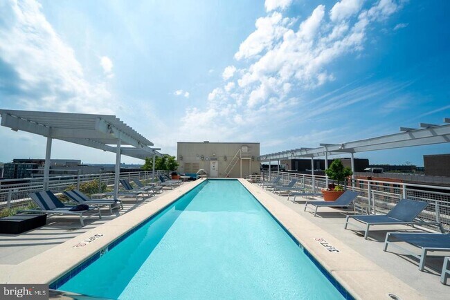 Building Photo - 1025 1st St SE