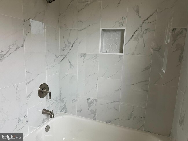 Building Photo - 25 Green Meadow Ct