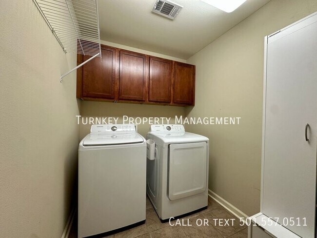 Building Photo - 13601 Stonehenge Cove