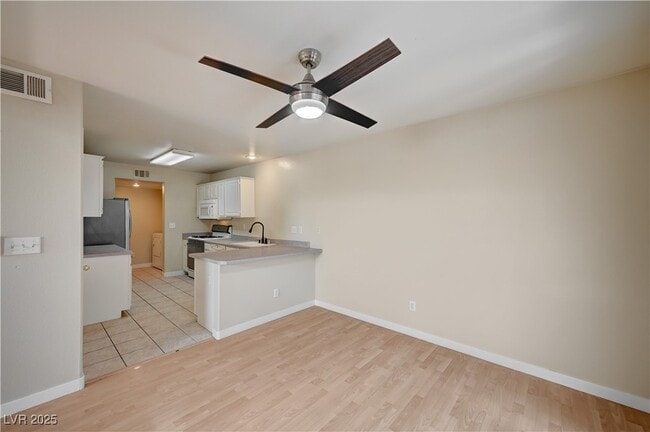 Building Photo - 10164 Tree Bark St