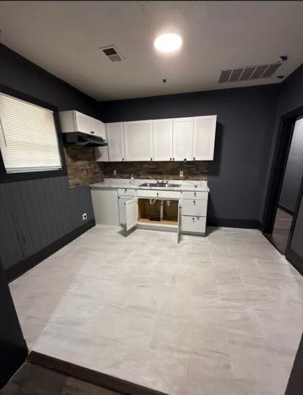 Building Photo - Fully Renovated 3BR in Sherwood Forest – Section 8 Welcome