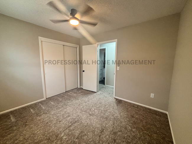 Building Photo - Beautifully remodeled 3 bedroom 1 bath!