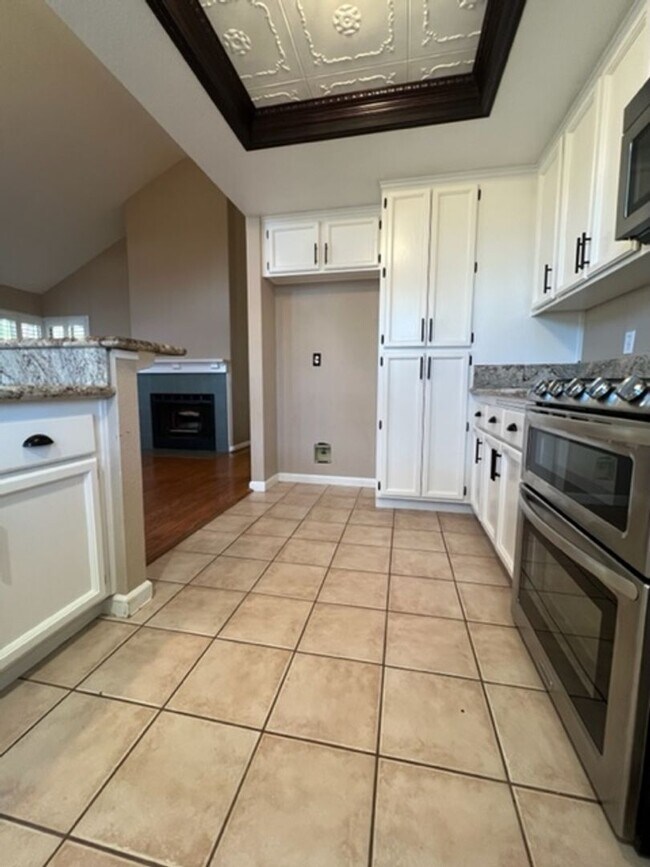 Building Photo - Charming 3 Bedroom 2 Bath with Large Backyard on Corner lot