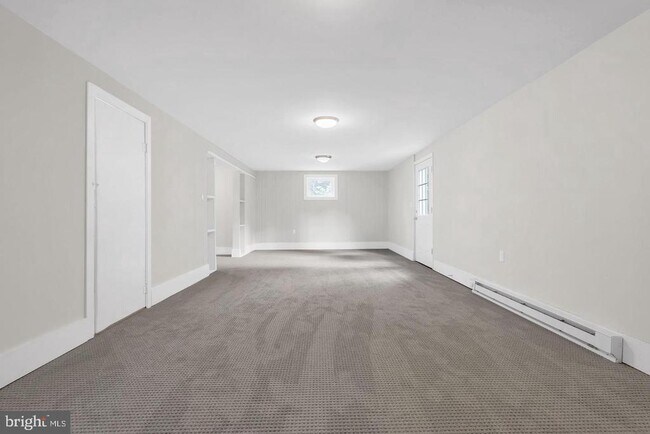 Building Photo - 10911 Chandler Rd