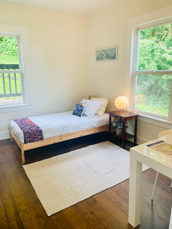 Building Photo - 9750 NW Rosaria Ave