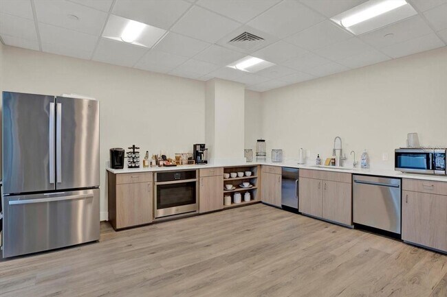 Building Photo - 920 N Osceola Ave