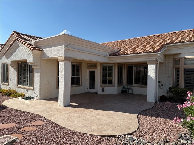 Building Photo - 10513 Longwood Dr