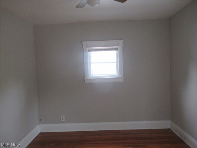 Building Photo - 2080 Halstead Ave