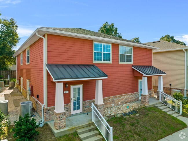 Building Photo - 810 Arbor Lake Dr
