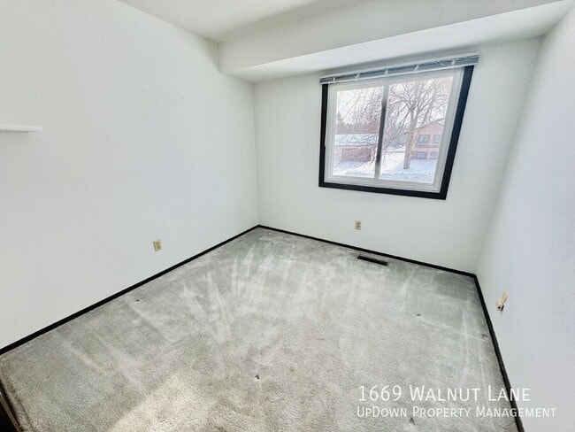 Building Photo - 1669 Walnut Ln
