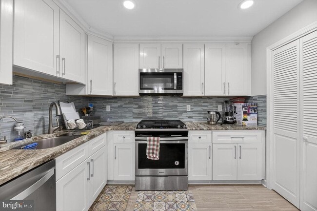 Building Photo - 133 Andover Pl