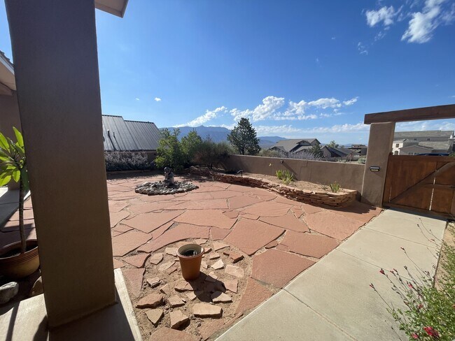 Building Photo - 6809 Chapingo Rd NE