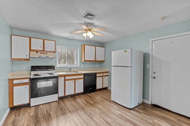 Building Photo - 5455 N Main St