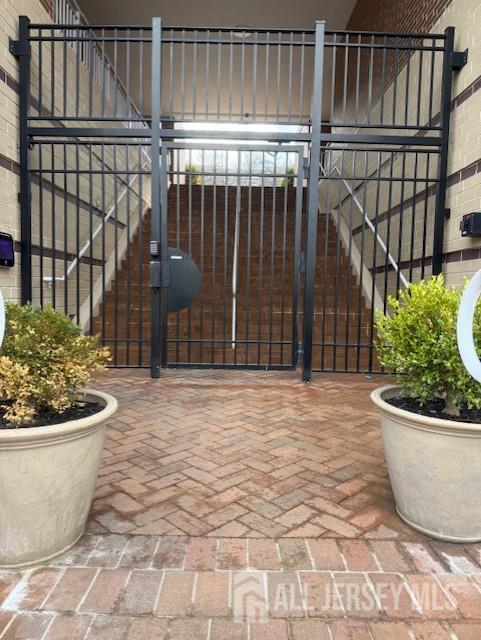 Building Photo - 368 Rector St