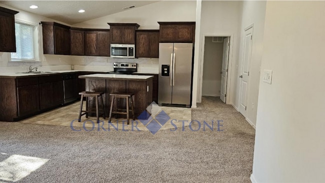 Building Photo - Fantastic Home with RV Parking!