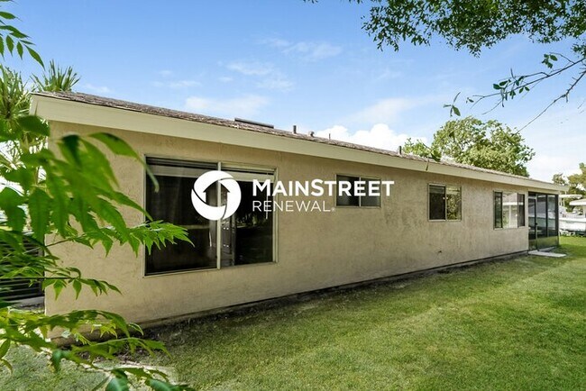 Building Photo - 3 Bedroom Pet-Friendly Home in NORTH PORT, FL with Main Street Renewal