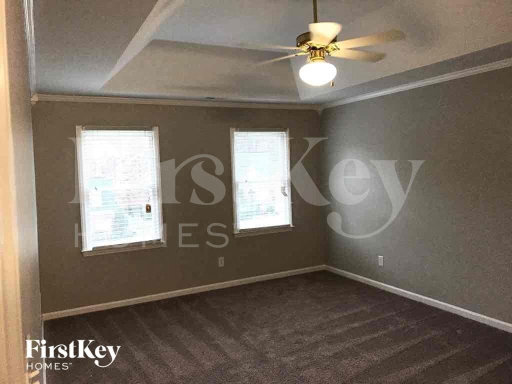 Building Photo - 3220 Ivy Creek Rd