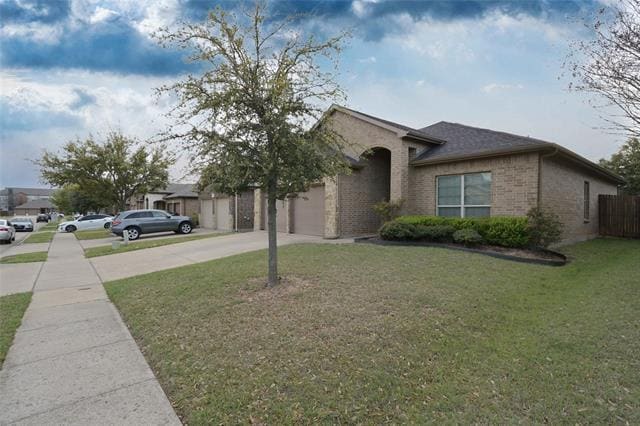 Building Photo - 643 Alexander St