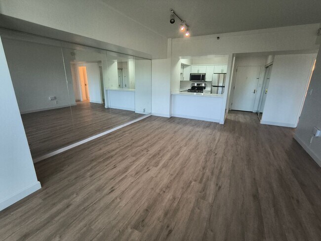 Building Photo - Newly Renovated Spacious 1BD/1 BA Property Available for Rent!!!