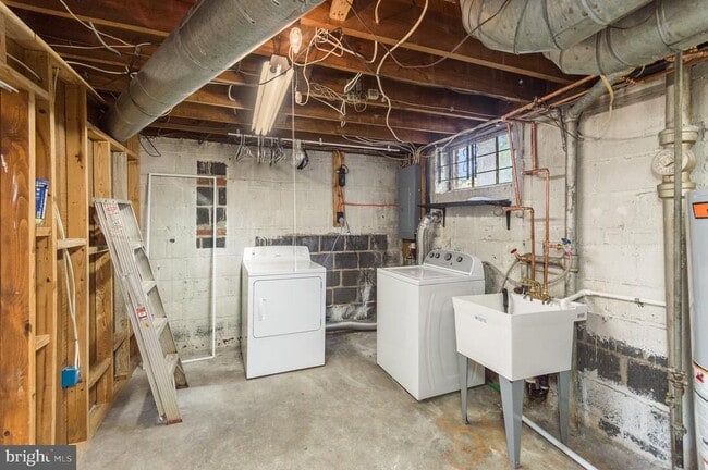 Building Photo - 2052 N Brandywine St