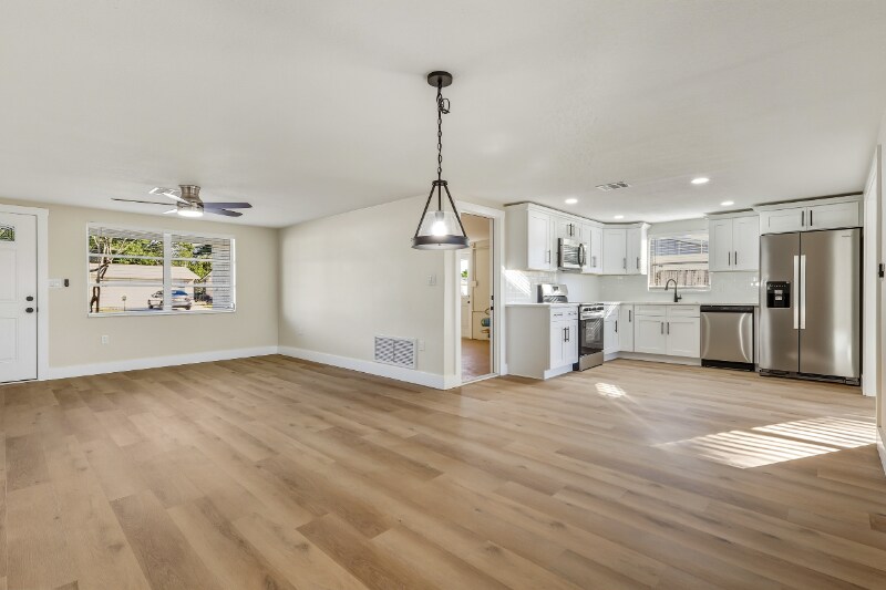 Building Photo - 3208 Holiday Lake Dr