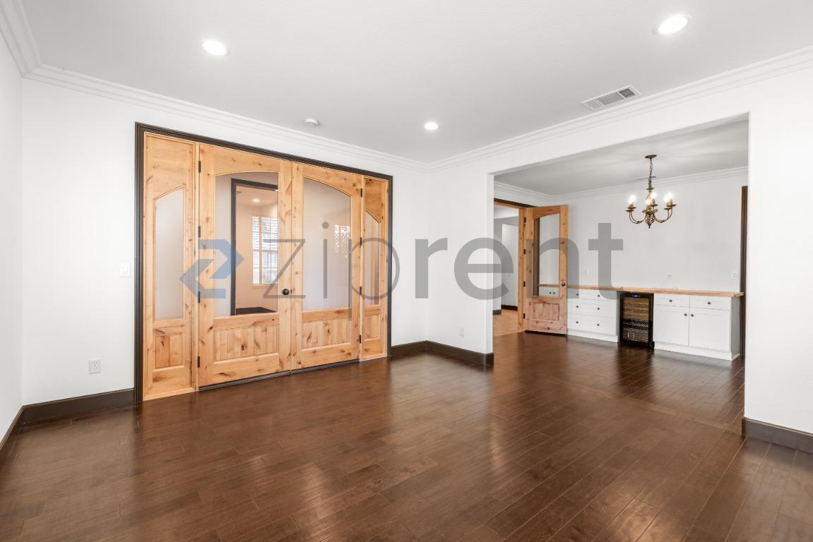 Building Photo - 1485 Clearview Cir