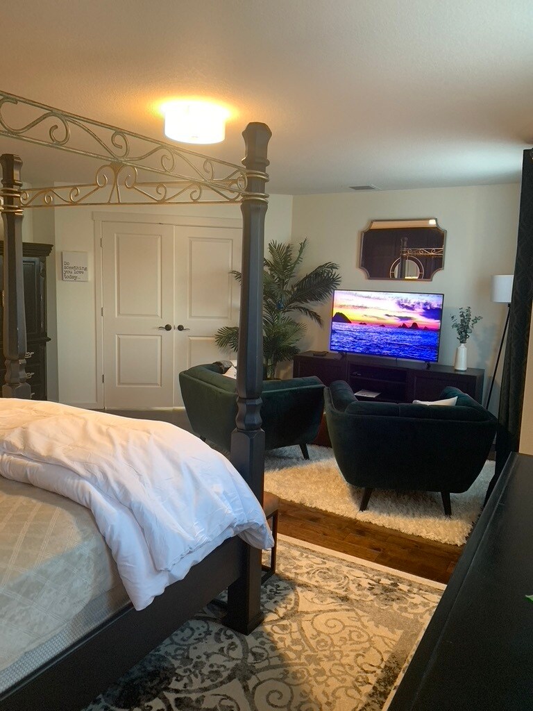 Bedroom 3 (Main Suite) - 5401 NE 66th Dr