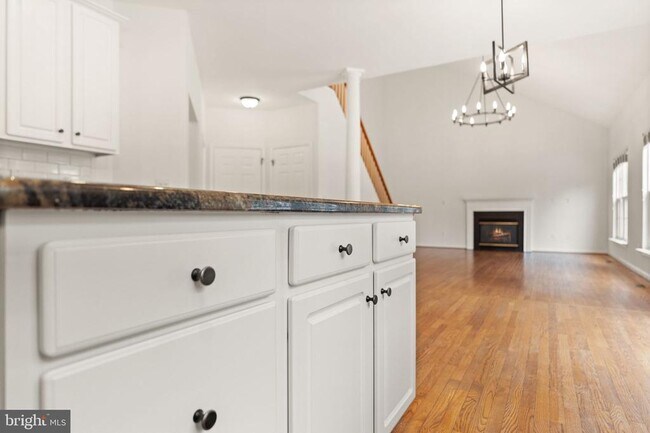 Building Photo - 43205 Cardston Pl