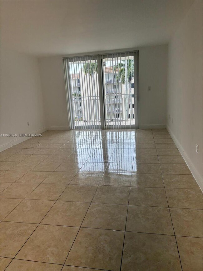 Building Photo - 6930 Miami Gardens Dr