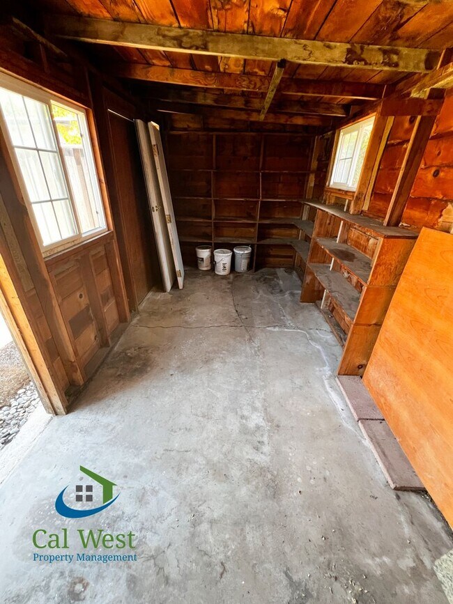Building Photo - $5800 - Spacious 5 Beds 4 baths with large...