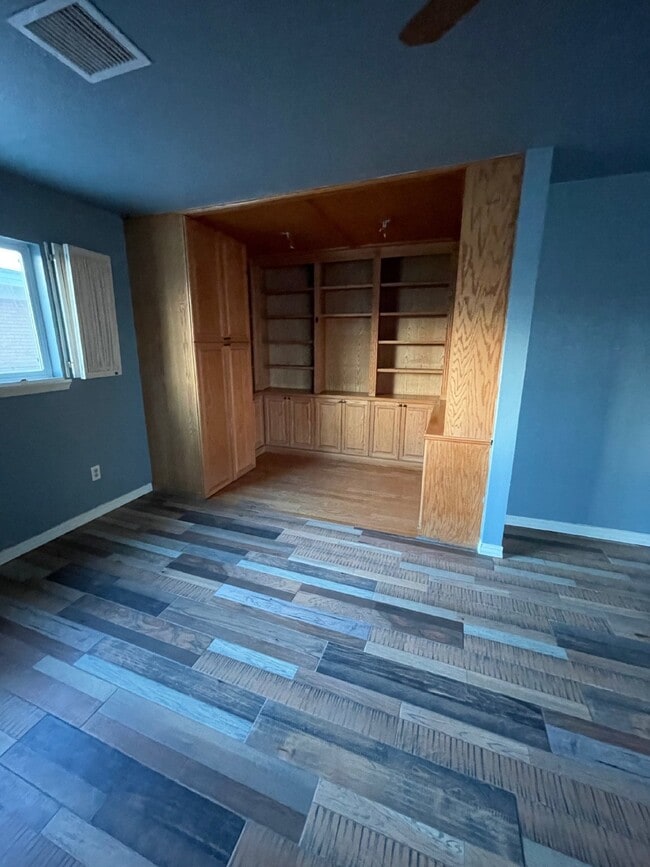 Building Photo - 9517 Mcintosh Dr