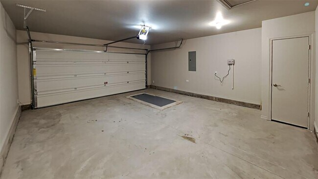 Building Photo - 9113 Poppey Pl