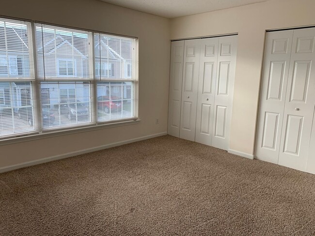 Building Photo - RENT SPECIAL!! Half off 1st months' rent i...