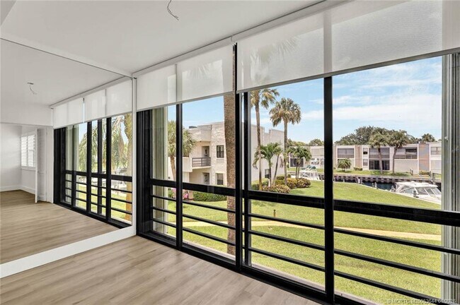 Building Photo - 1950 SW Palm City Rd