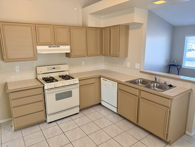 Building Photo - 2036 Orchard Dr