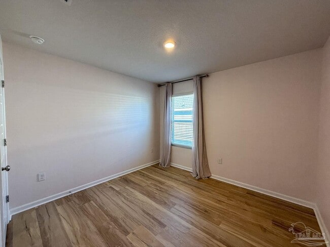 Building Photo - 9639 Angel Oak Dr