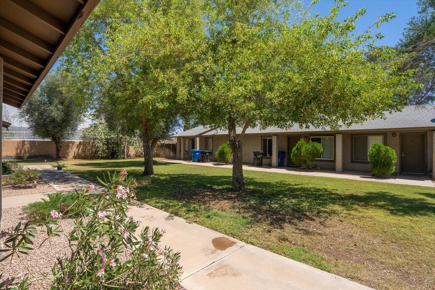 Building Photo - 1314 W 3rd St