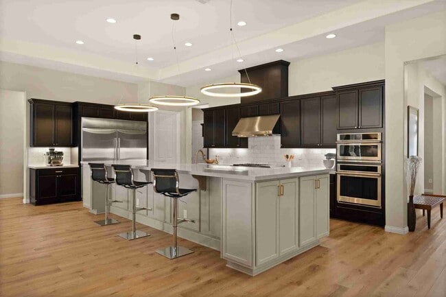 Building Photo - Stunning 5-Bedroom, 4.5-Bath Home in the S...