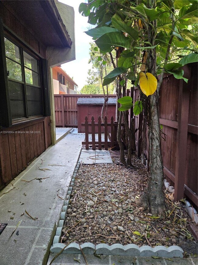 Building Photo - 7034 SW 114th Pl