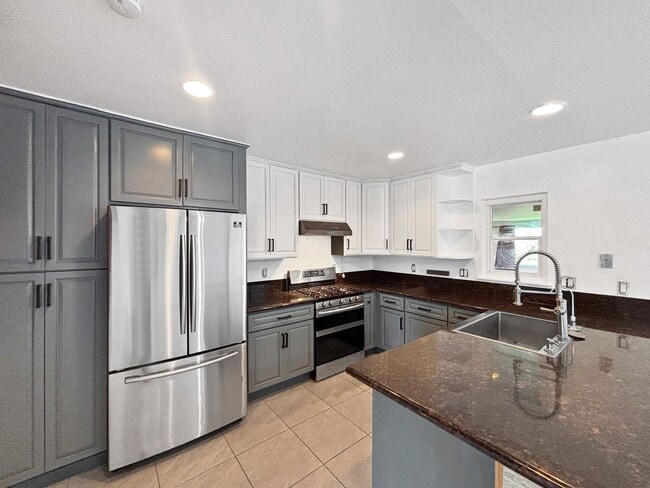 Building Photo - Contemporary 3BD/2BA House in Lemon Grove ...