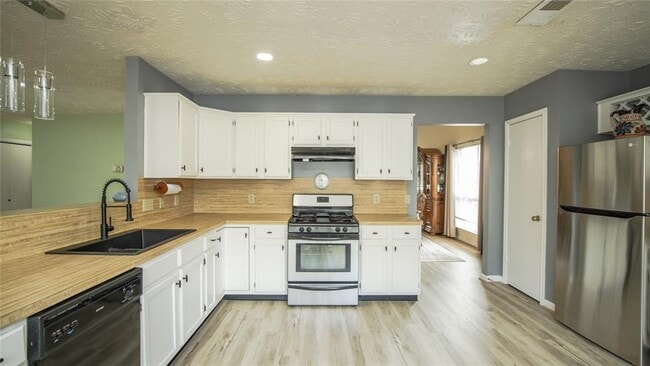 Building Photo - 1226 Brook Grove Dr