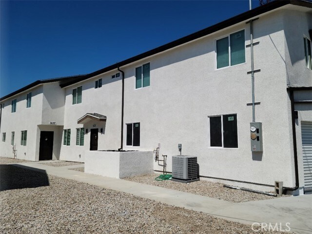 Building Photo - 1637 E 33rd St