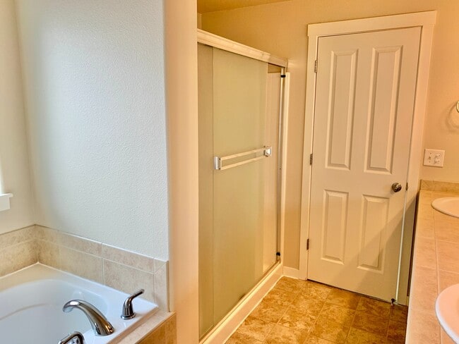 Building Photo - DON'T MISS THIS ONE...  - Quiet, 4 bedroom...
