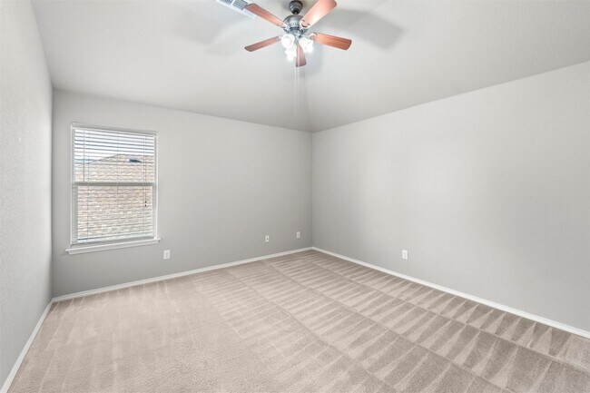 Building Photo - 500 Braewick Dr