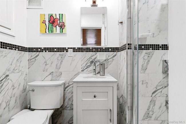 Building Photo - 102-55 67th Dr