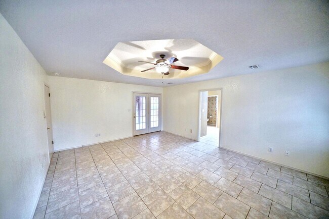Building Photo - Executive Home in Greenshire with Luxurious Updates and Spacious Outdoor Living - Agent Commissio...