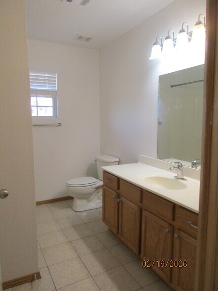 Building Photo - 2306 W Oak Park Pl