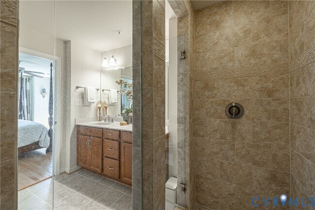 Building Photo - 3921 Liesfeld Pl