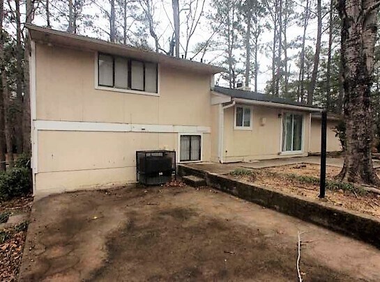 Building Photo - 2990 Forestside Ln